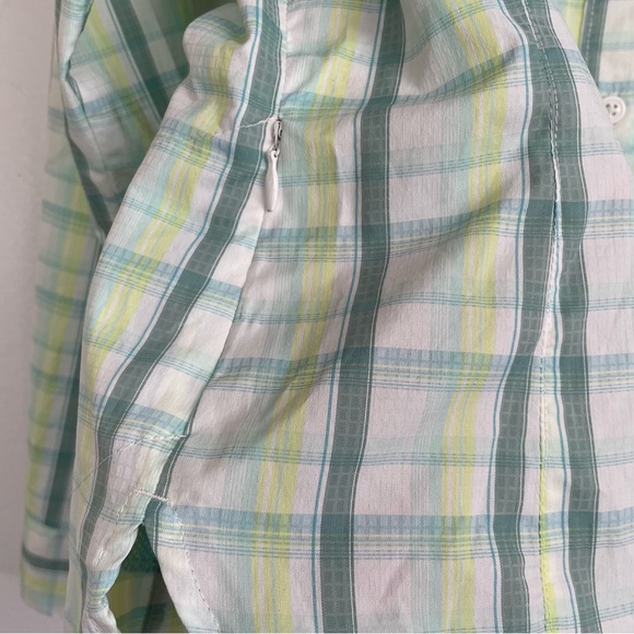 Columbia Women’s Long Sleeve Button Up Omni Shade Shirt - Picture 5 of 12